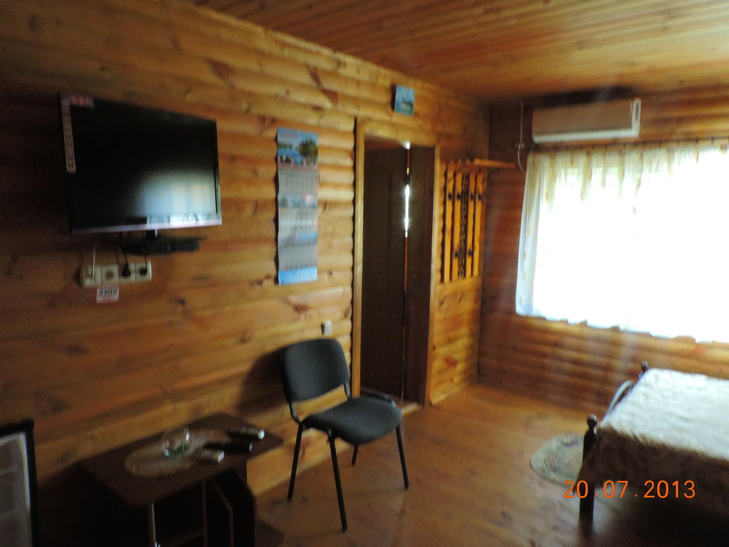 Hotel Slavutich Nowa Kachowka Zimmer foto