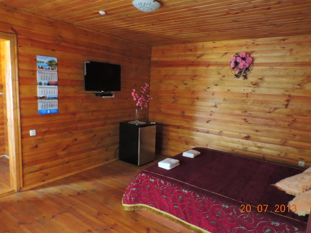 Hotel Slavutich Nowa Kachowka Zimmer foto
