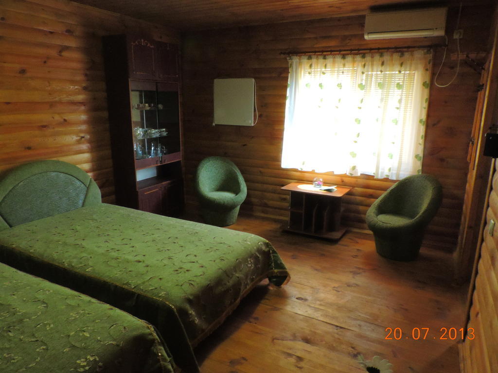 Hotel Slavutich Nowa Kachowka Zimmer foto