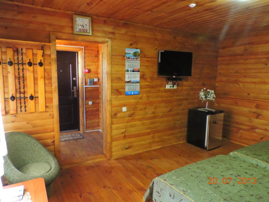 Hotel Slavutich Nowa Kachowka Zimmer foto