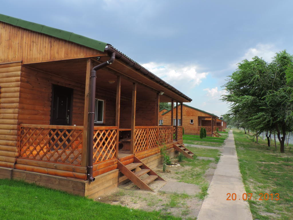 Hotel Slavutich Nowa Kachowka Exterior foto